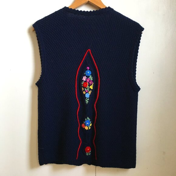 Hand Knit Cottagecore Wool Knit Floral Vest - Picture 2 of 14